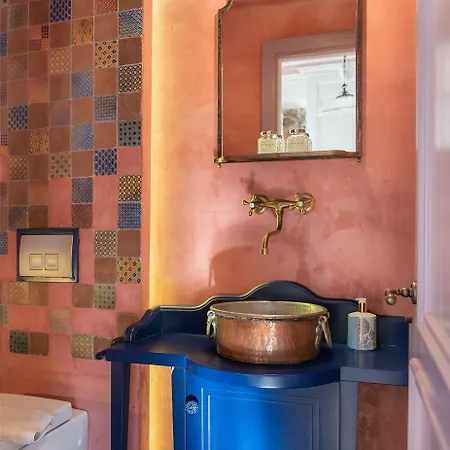 Robolo Boutique By H&t 3*