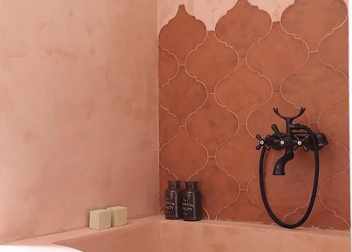 Robolo Boutique By H&t Hotel